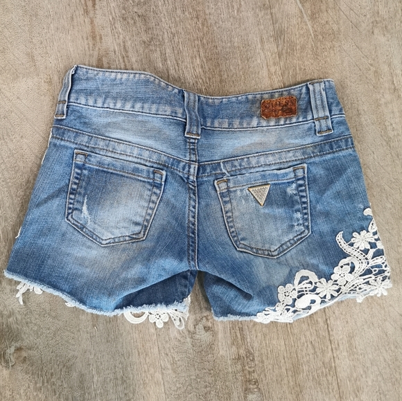 Guess Jean shorts - Picture 4 of 4